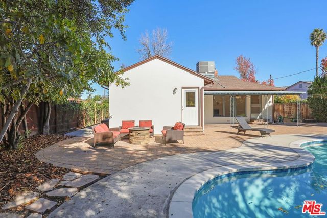 5733 Radford Avenue, Valley Village, CA 91607