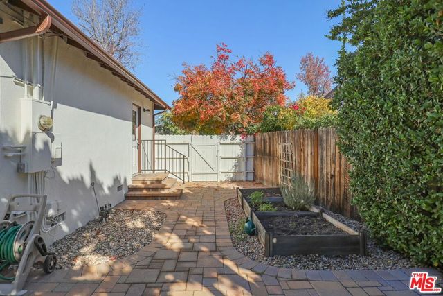 5733 Radford Avenue, Valley Village, CA 91607