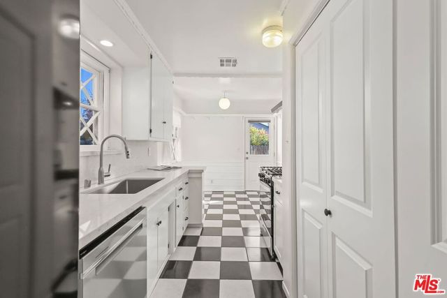 5733 Radford Avenue, Valley Village, CA 91607