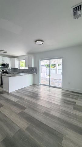 3144 SW 23rd Street 3144, Miami, FL 33145