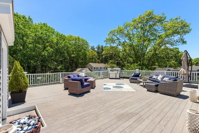 20 Woodholm Rd, Manchester, MA 01944