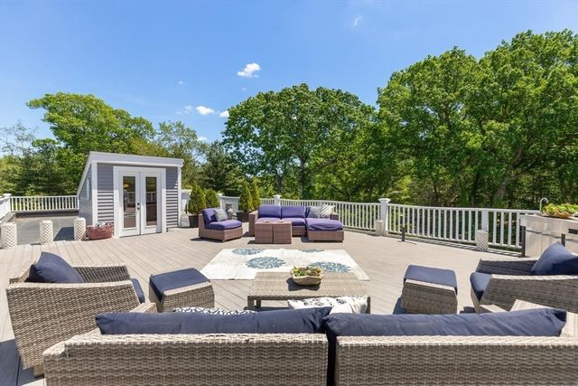 20 Woodholm Rd, Manchester, MA 01944