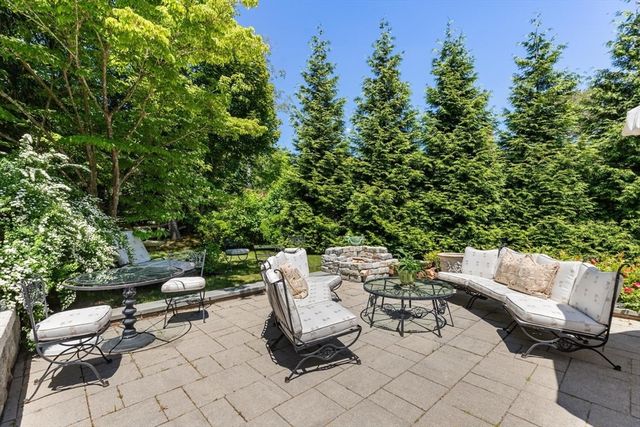 20 Woodholm Rd, Manchester, MA 01944