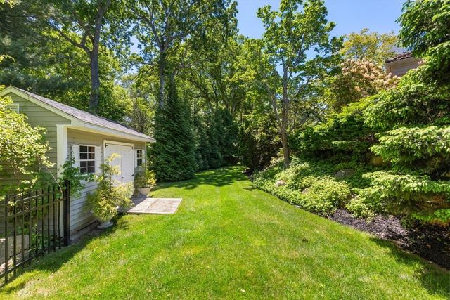 20 Woodholm Rd, Manchester, MA 01944
