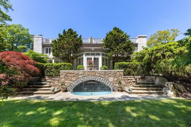 20 Woodholm Rd, Manchester, MA 01944