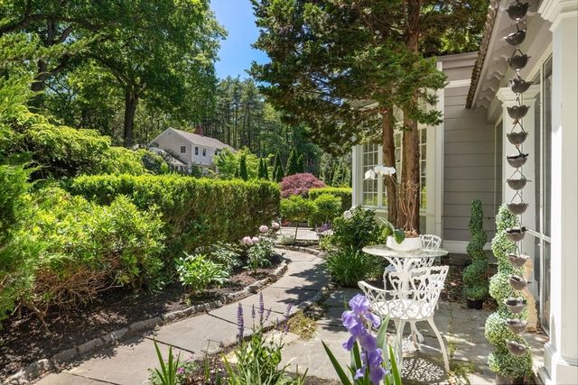 20 Woodholm Rd, Manchester, MA 01944