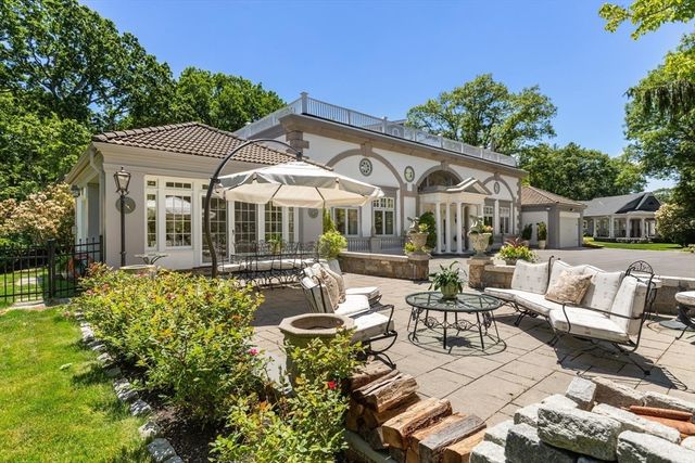 20 Woodholm Rd, Manchester, MA 01944