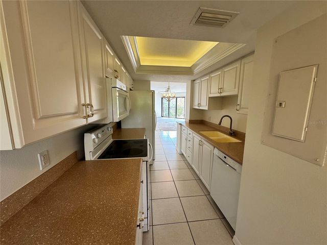 204 3RD STREET W 204, Bradenton, FL 34205