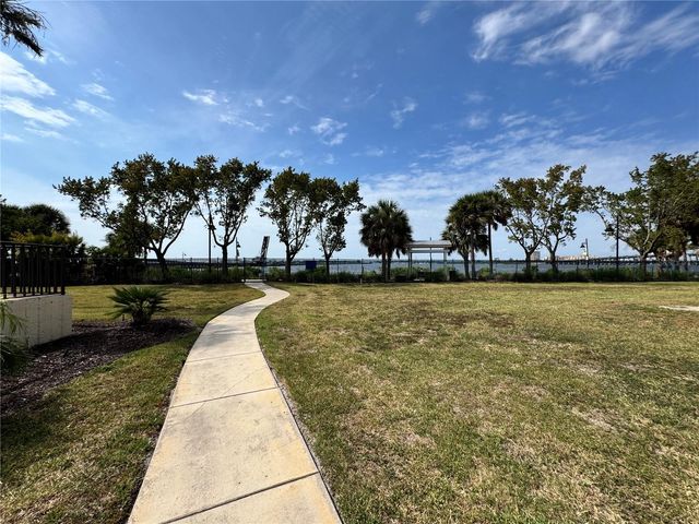 204 3RD STREET W 204, Bradenton, FL 34205