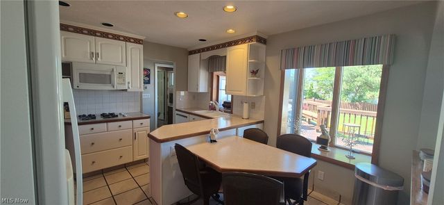 73 E Hillsdale Avenue, Seven Hills, OH 44131