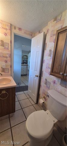 73 E Hillsdale Avenue, Seven Hills, OH 44131