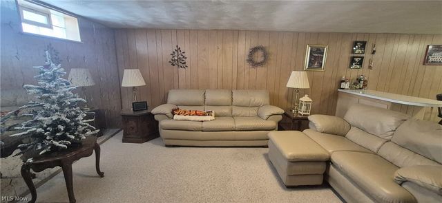 73 E Hillsdale Avenue, Seven Hills, OH 44131