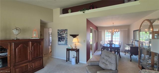 73 E Hillsdale Avenue, Seven Hills, OH 44131