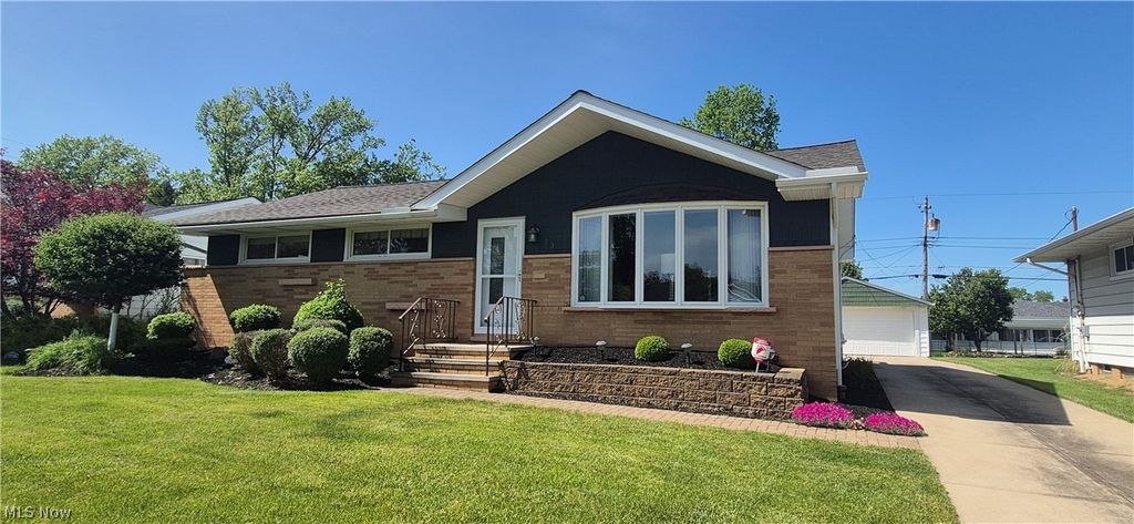 73 E Hillsdale Avenue, Seven Hills, OH 44131