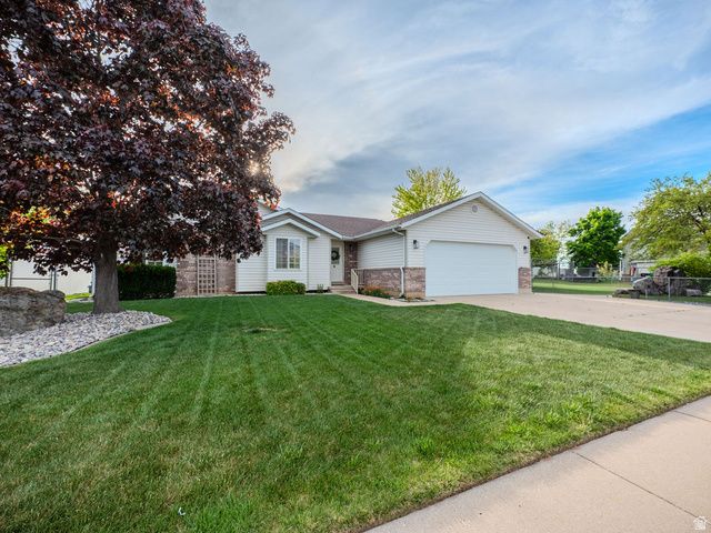 4103 S 2175 W, Roy, UT 84067