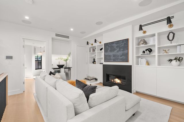 189 W Brookline St PH, Boston, MA 02118