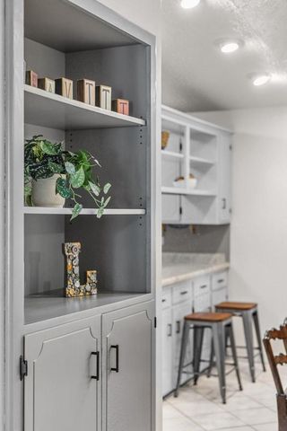 2512 N CHESTWOOD COURT, Appleton, WI 54911