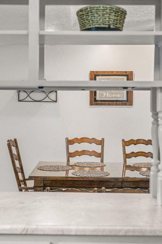 2512 N CHESTWOOD COURT, Appleton, WI 54911