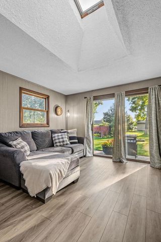 2512 N CHESTWOOD COURT, Appleton, WI 54911