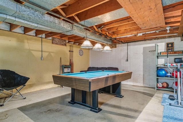 2512 N CHESTWOOD COURT, Appleton, WI 54911