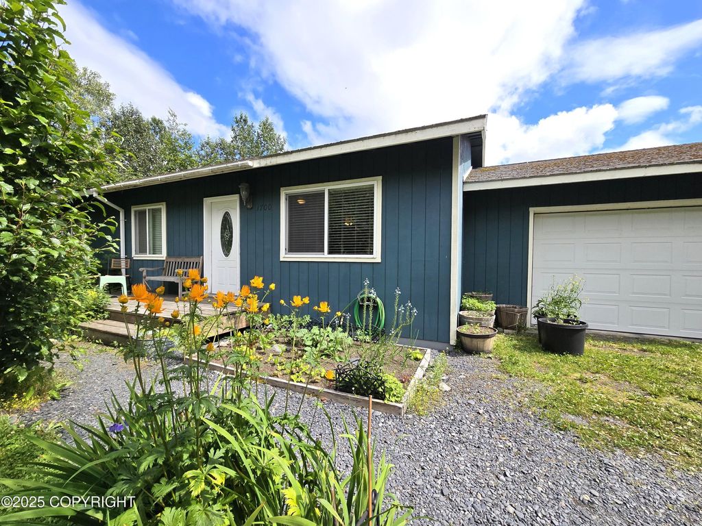 1700 Phoenix Road, Seward, AK 99664