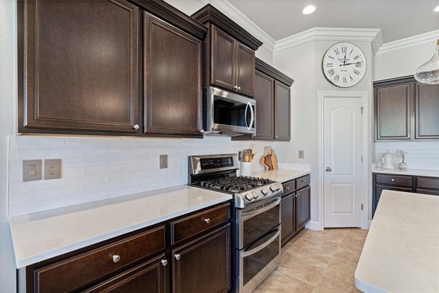 2402 Riverfront Lane, Fayetteville, AR 72703