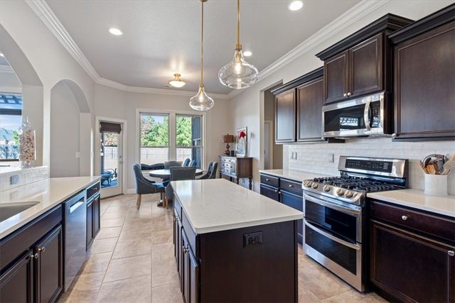 2402 Riverfront Lane, Fayetteville, AR 72703