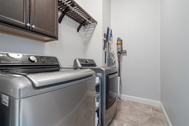 2402 Riverfront Lane, Fayetteville, AR 72703