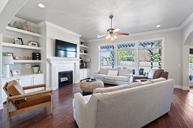 2402 Riverfront Lane, Fayetteville, AR 72703