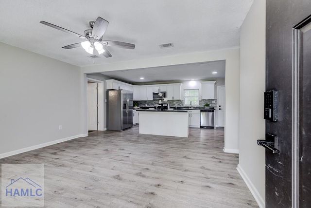 4746 Oglethorpe Hwy, Hinesville, GA 31313