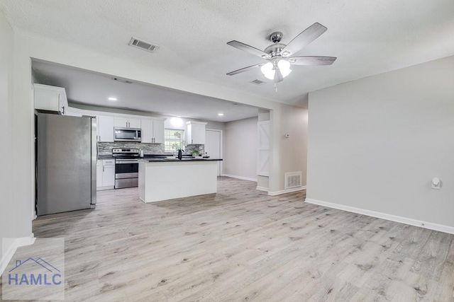 4746 Oglethorpe Hwy, Hinesville, GA 31313