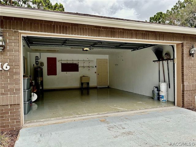 16 Pawpaw Court S, Homosassa, FL 34446