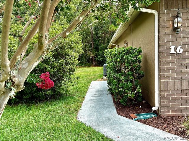16 Pawpaw Court S, Homosassa, FL 34446