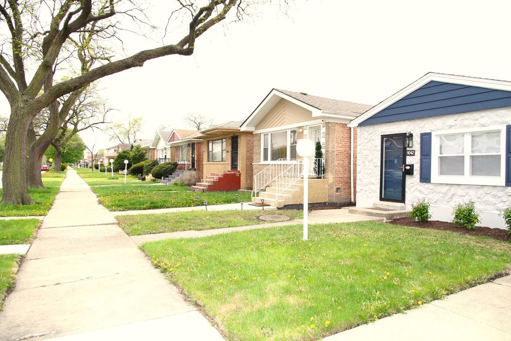 9042 S Emerald Avenue, Chicago, IL 60620