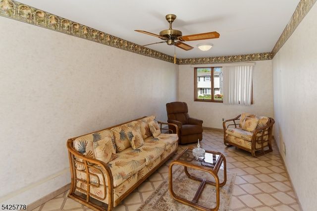 38 Atkins Ter, East Rutherford Boro, NJ 07073