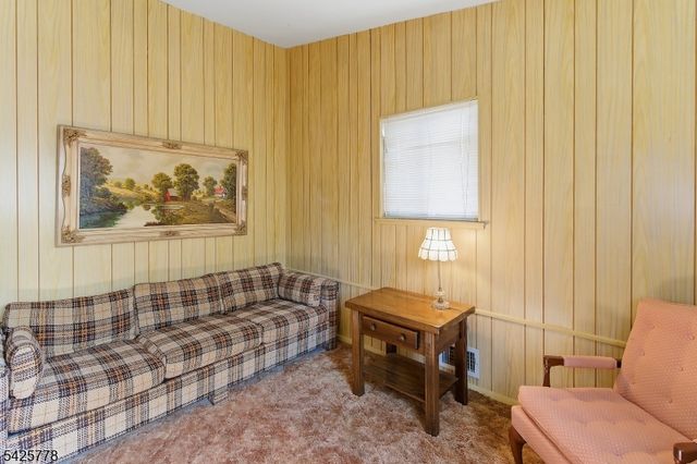 38 Atkins Ter, East Rutherford Boro, NJ 07073