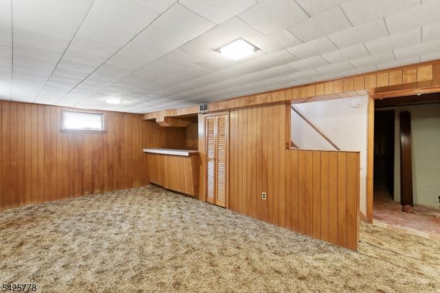 38 Atkins Ter, East Rutherford Boro, NJ 07073
