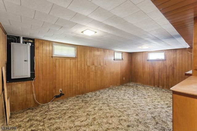 38 Atkins Ter, East Rutherford Boro, NJ 07073