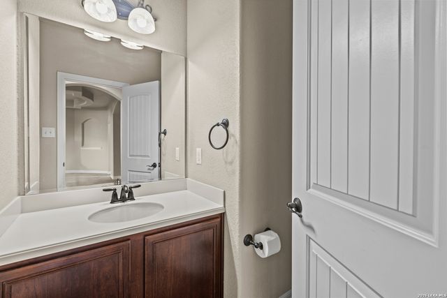 9814 Rostock, Helotes, TX 78023