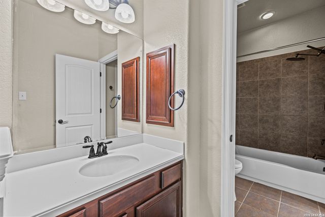 9814 Rostock, Helotes, TX 78023