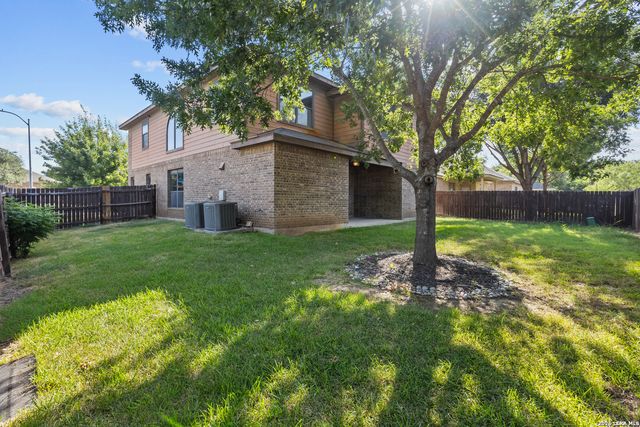 9814 Rostock, Helotes, TX 78023