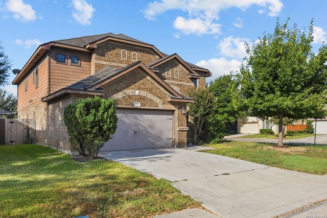9814 Rostock, Helotes, TX 78023