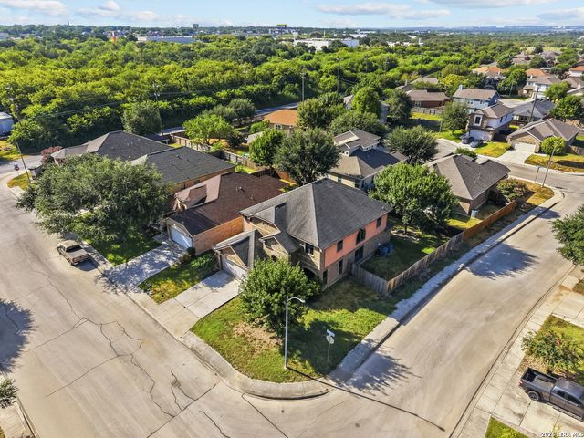 9814 Rostock, Helotes, TX 78023