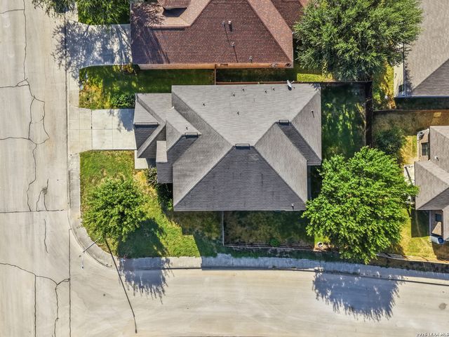 9814 Rostock, Helotes, TX 78023