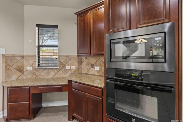 9814 Rostock, Helotes, TX 78023