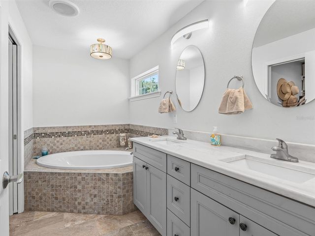 5331 GROVE MANOR, Lady Lake, FL 32159