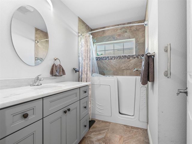 5331 GROVE MANOR, Lady Lake, FL 32159