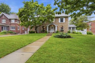542 Jackson Avenue, River Forest, IL 60305