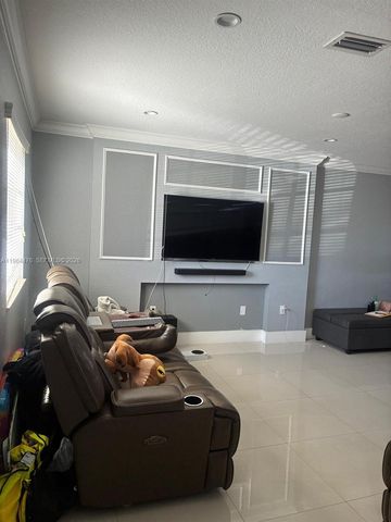 9425 NW 114th Ln 3, Hialeah Gardens, FL 33018