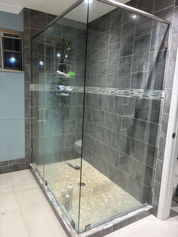 9425 NW 114th Ln 3, Hialeah Gardens, FL 33018